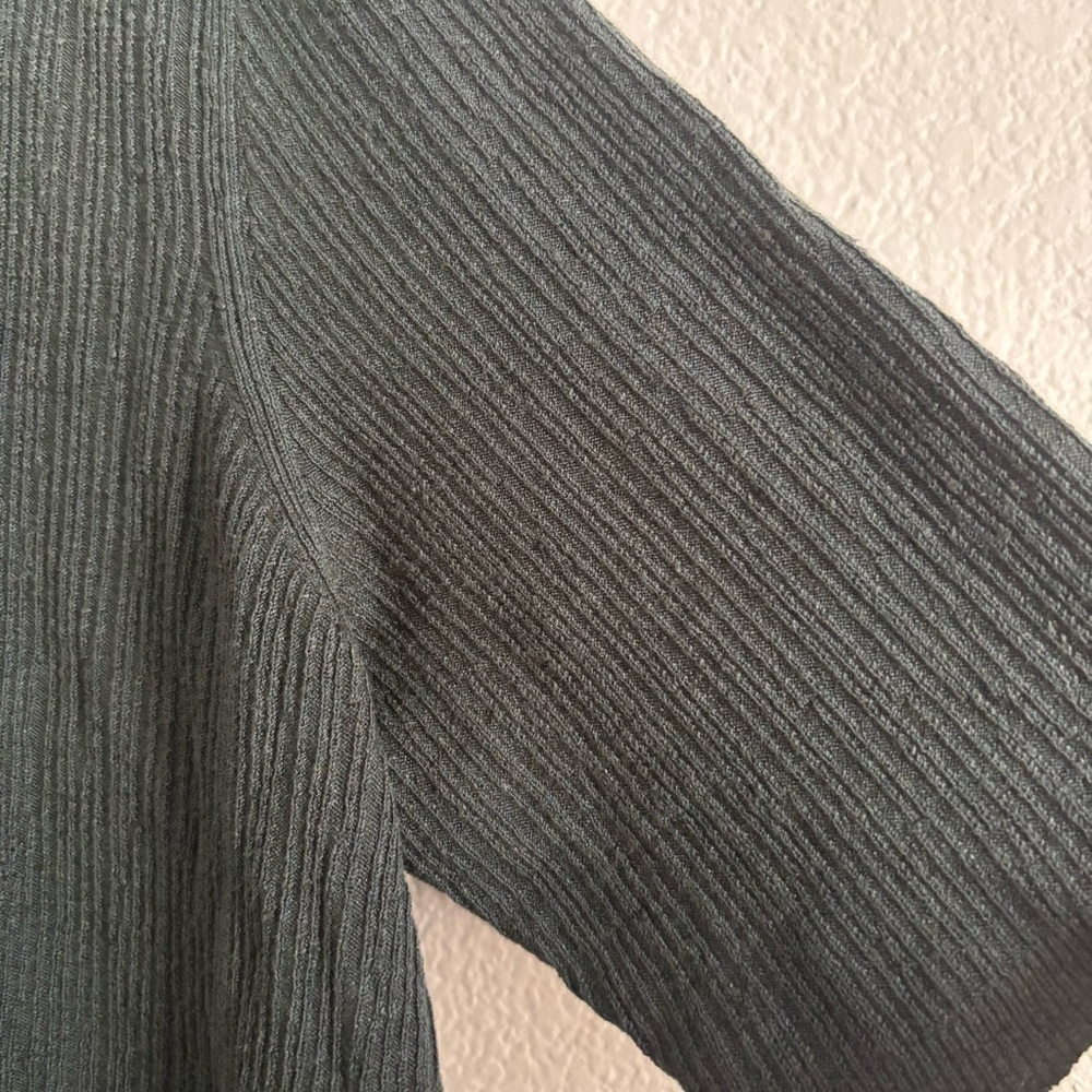 Eileen Fisher Women's Size Medium Green Linen Blend V-Neck Tunic Top - Picture 4 of 5